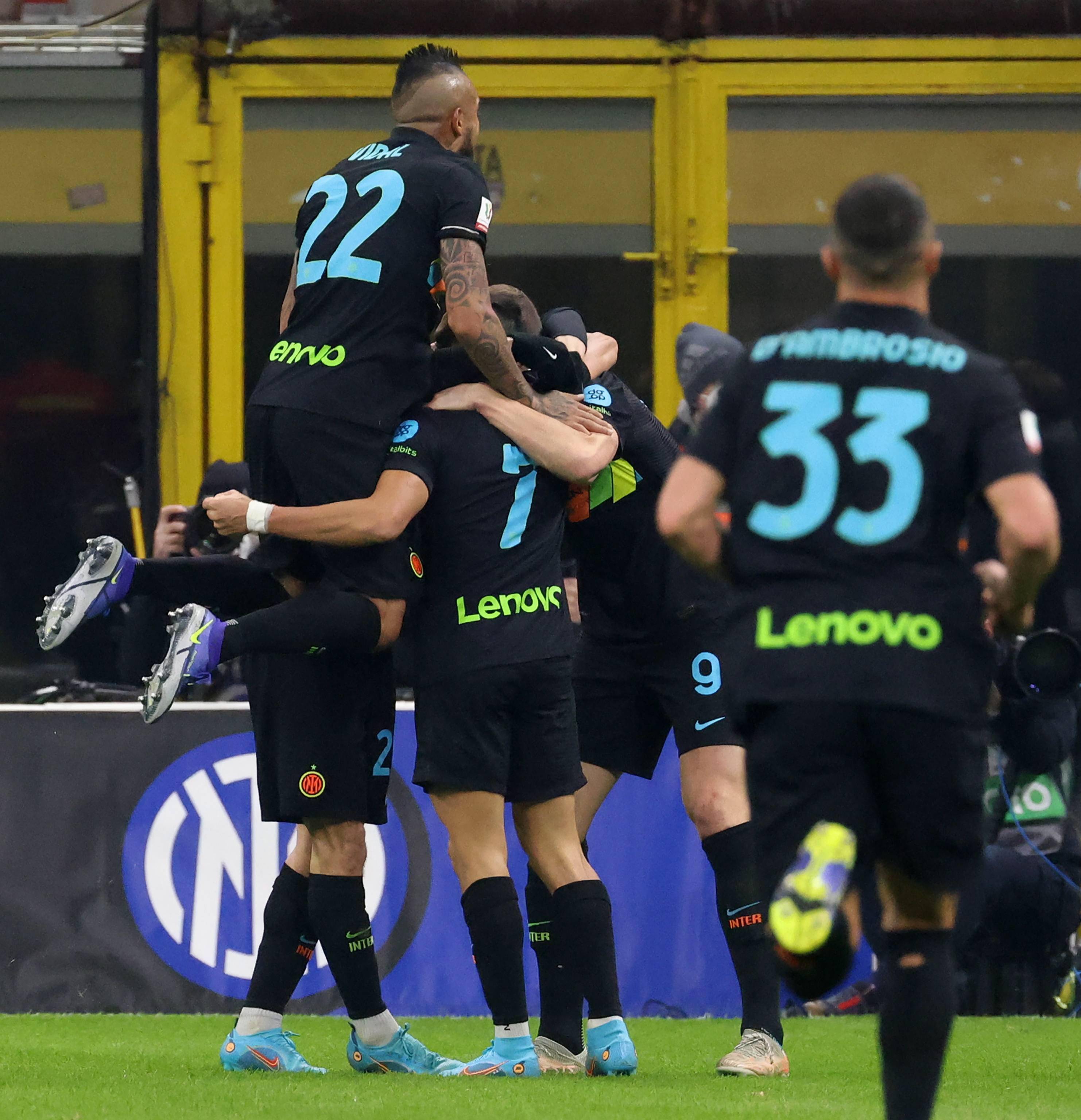 旺财28-包含意大利杯倒计时;罗马清晨远射贴柱;细节引发关注;更衣室稳定;球队文化再被提及的词条