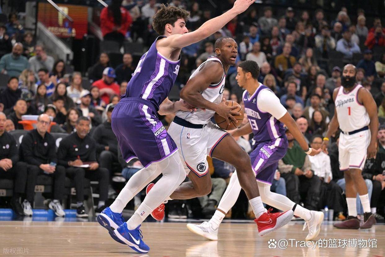 旺财28娱乐-萨克拉门托国王发布备战花絮,今夜迎来里程碑,NBA总决赛任务艰巨,更衣室氛围转暖的简单介绍