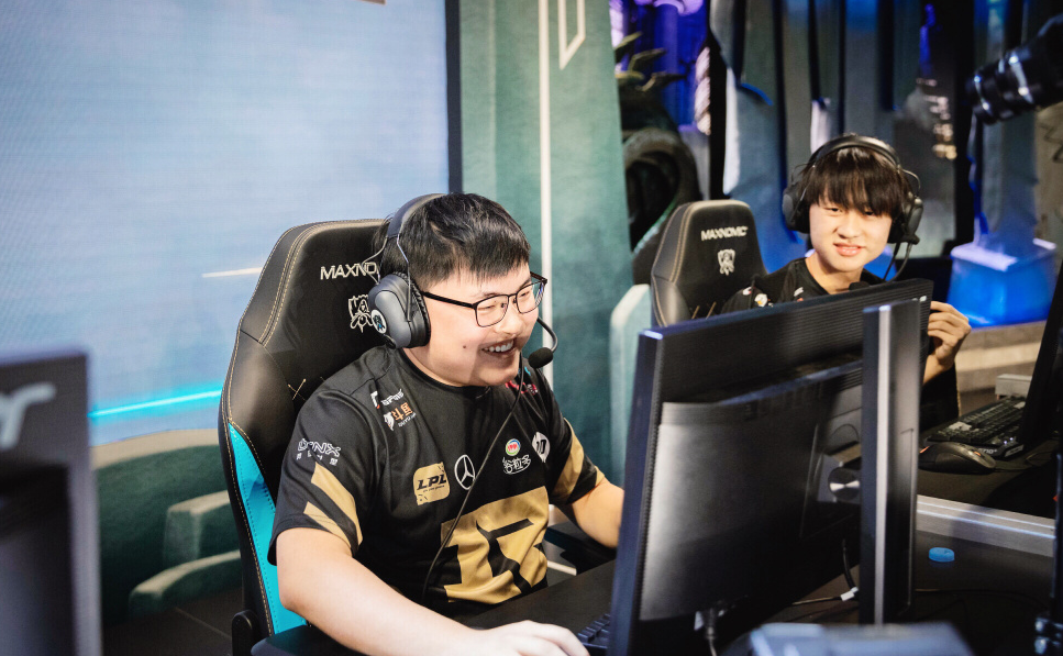 旺财28-包含Uzi爆冷击败巴塞罗那，势不可挡引爆全场！的词条