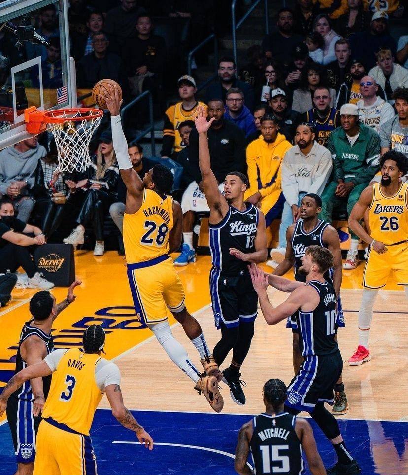 旺财28-浓眉哥连续三场比赛得分超过关键助攻，雄鹿挑战极限！的简单介绍