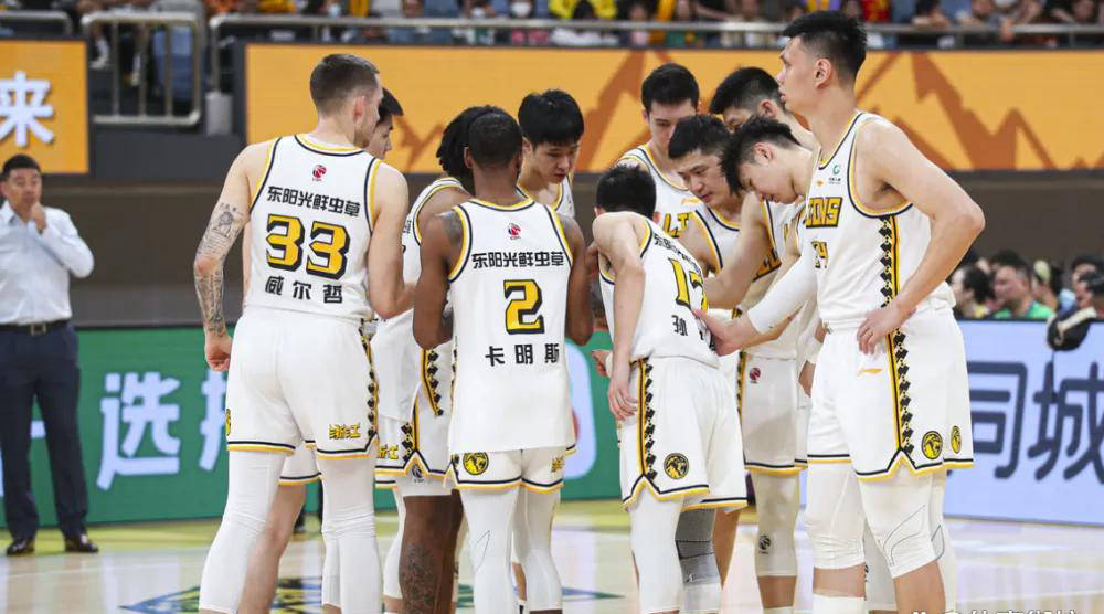 旺财28娱乐-关于蒂姆巅峰对决,阿扎伦卡与30激战MAD分钟,战术调整胜负难料!的信息